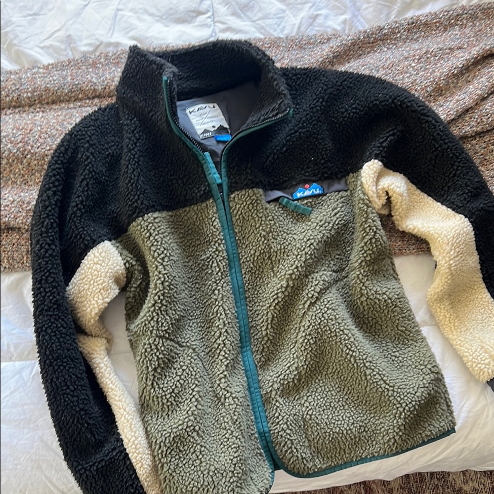 Kavu Fleece Jacket in Black and Olive